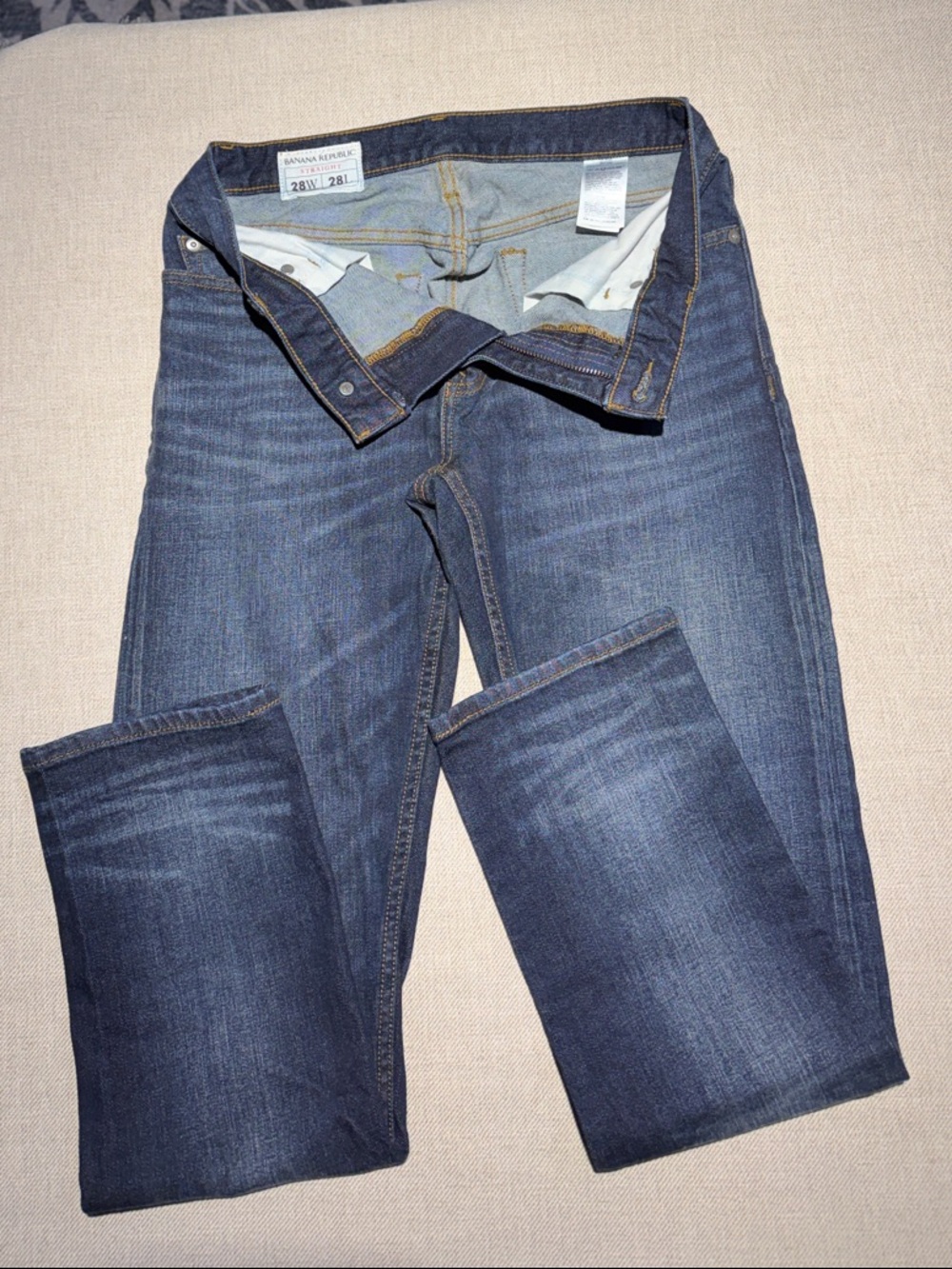 Banana Republic Straight Leg Jeans in Dark Blue Denim.   P0049